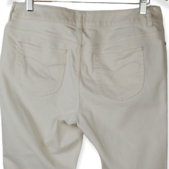 Chico's SZ 1 (US 8/M) Platinum Denim Jeans Ultimate Fit Slim Leg In Off White - Picture 7 of 8